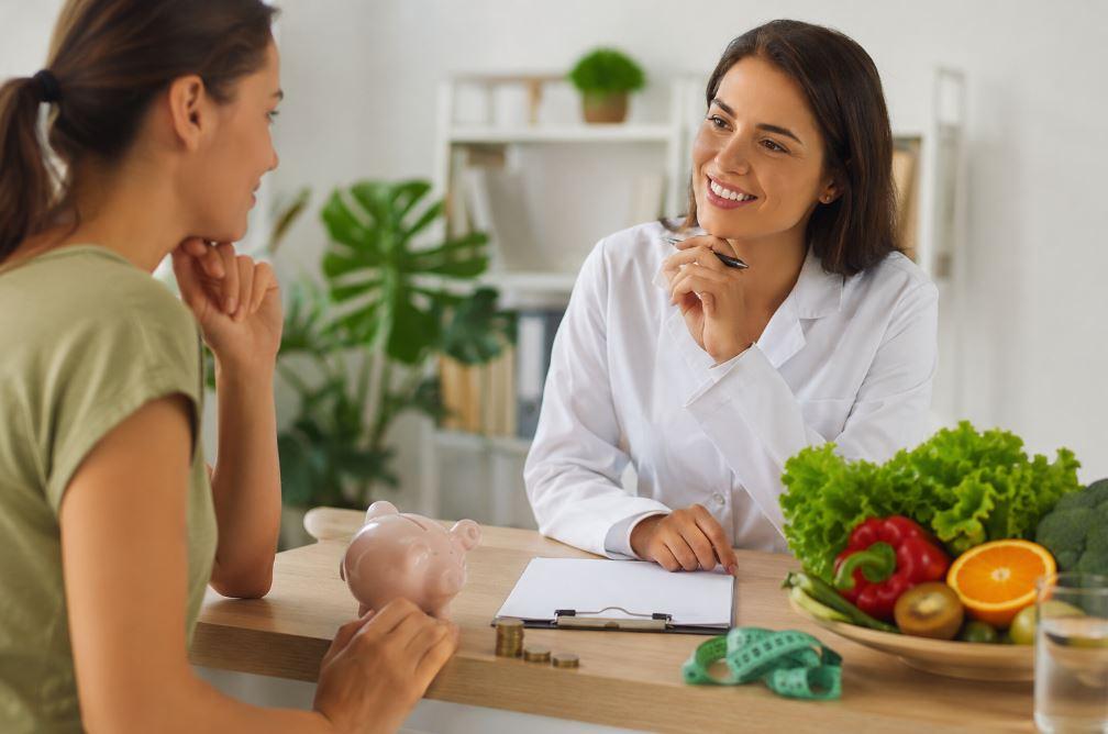 Como encontrar um especialista em nutrição sem gastar demais