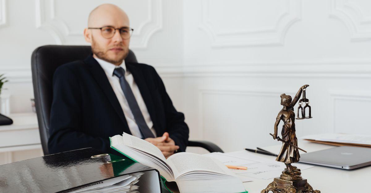 Como escolher o melhor escritório jurídico para finanças pessoais