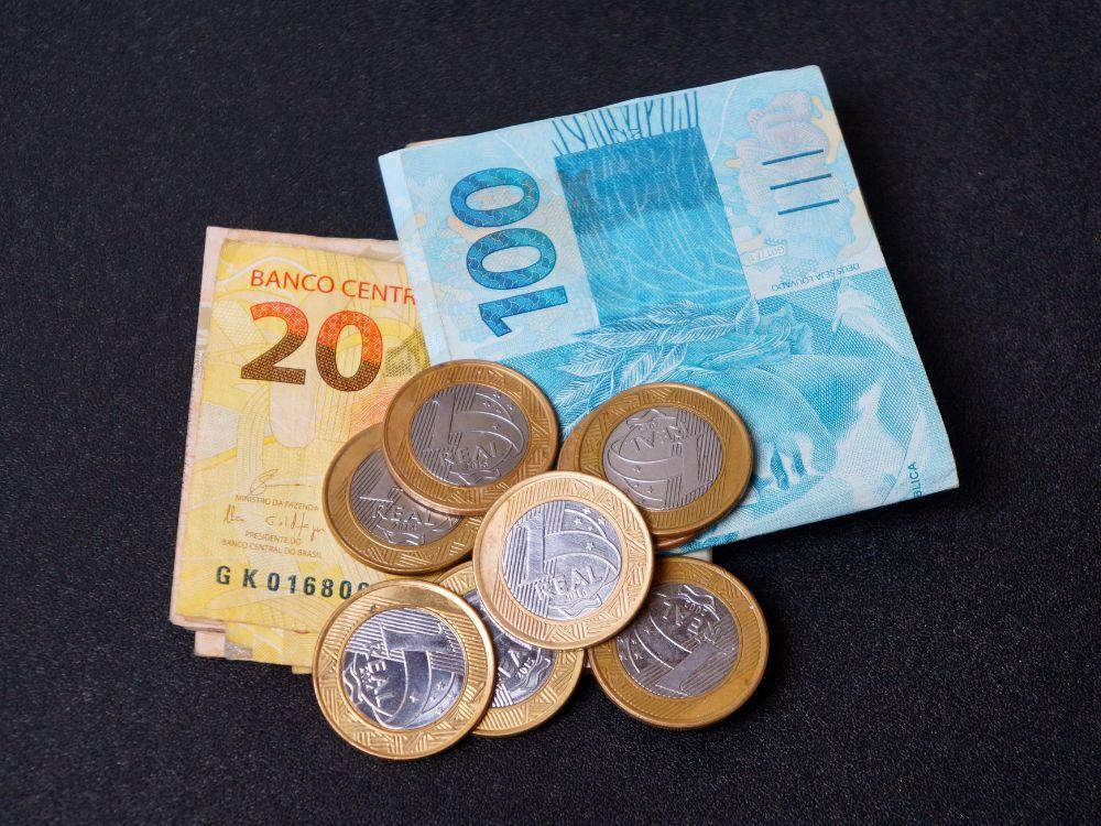 Guia prático sobre como poupar dinheiro ganhando pouco 